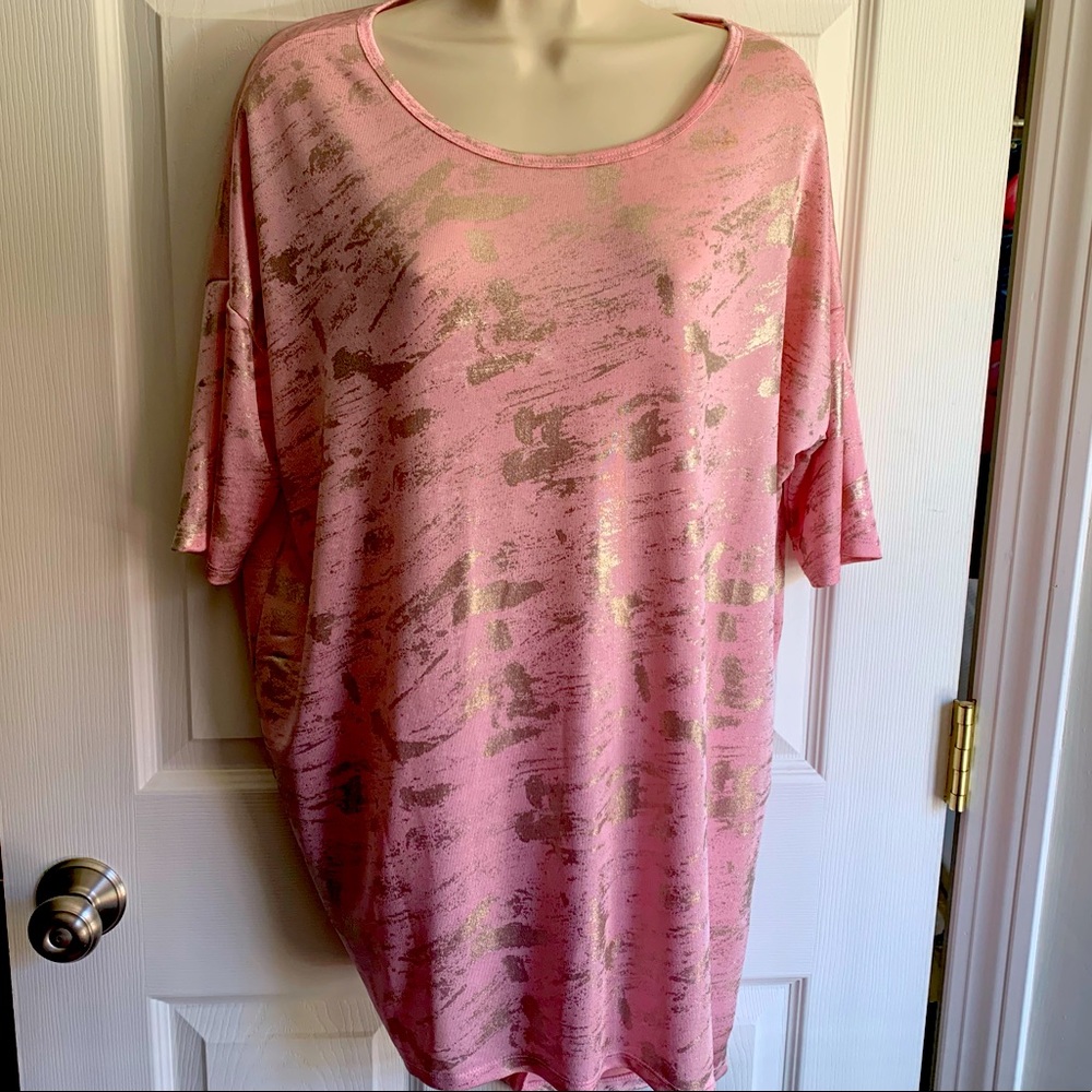 Elegant collection LuLaroe pink shiny Irma!